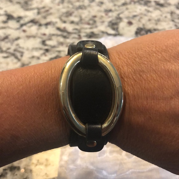 Jewelry - Black and gold bracelet